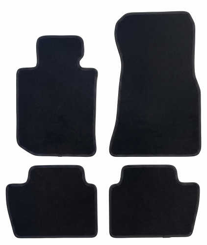 czarny-dywanik-samochodowy-welurowy-bmw-4-g82.png